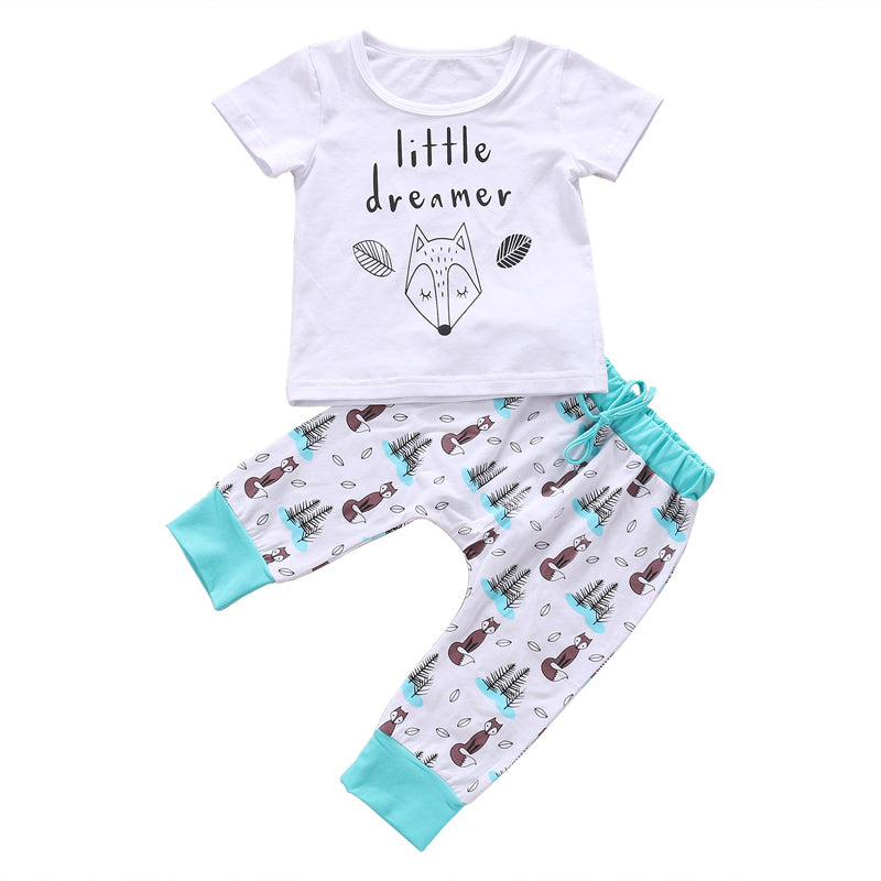 Newborn Baby Clothing Set: T-shirt Tops and Pants for Little Boys and Girls - Featuring Graphic Tee 'Little Dreamers